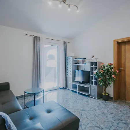Dany * Kaštel